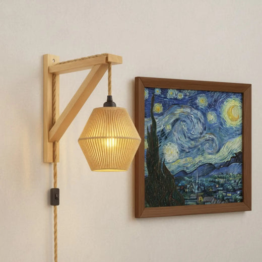 Applique murale bois design rétro avec abat-jour tressé, lumière chaude et ambiance vintage.