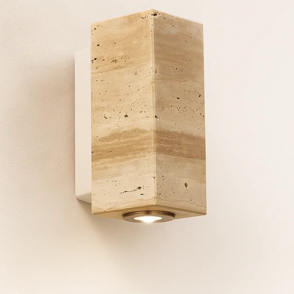 Applique murale ronde bois et travertin, LED intégrée, style épuré, design moderne.