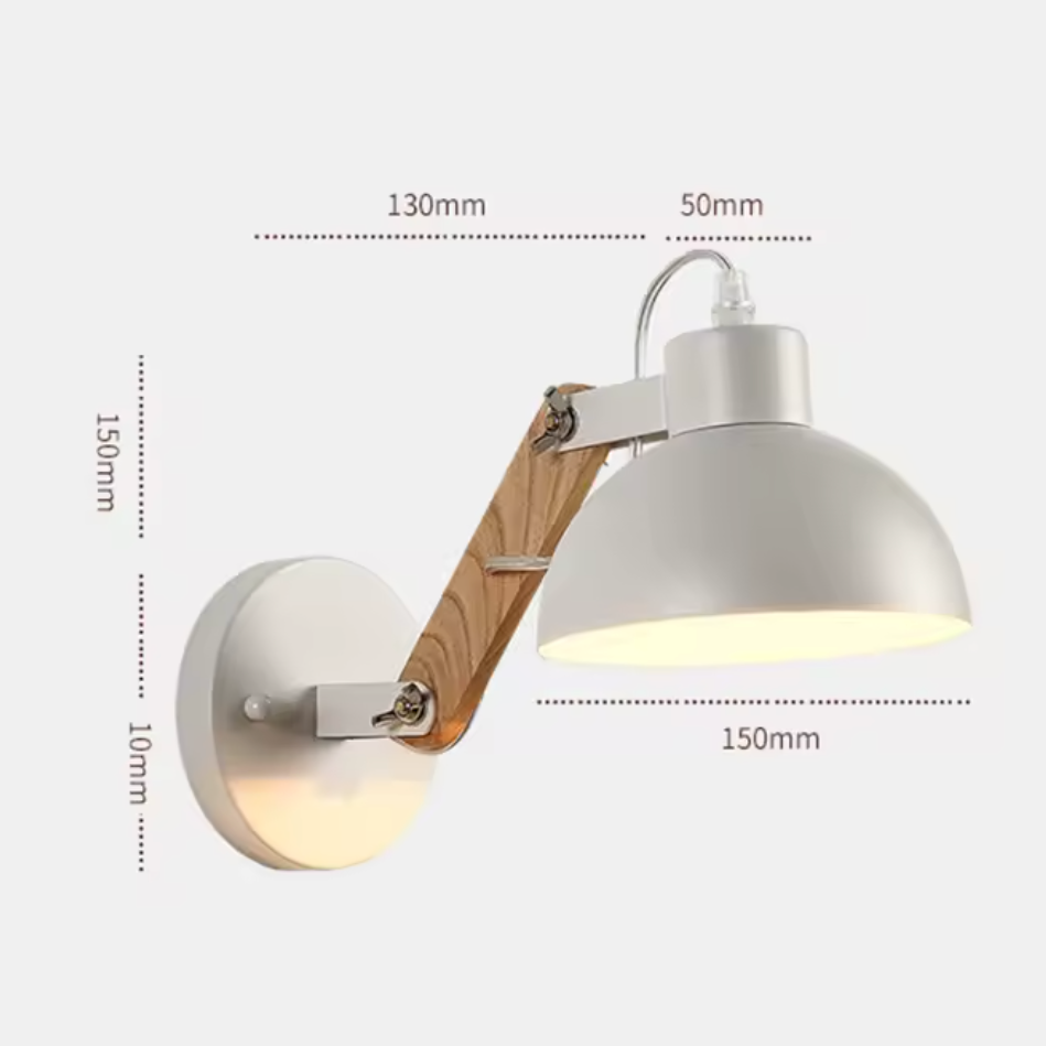 Applique murale bois, abat-jour métal LED orientable, allumée, design épuré, structure compacte.